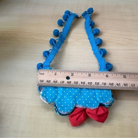 Sew Darn Cute - Fabric flower button necklace handmade turquoise and red - Picture 11 of 13